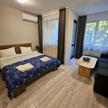 Apartman Gardens A12 *