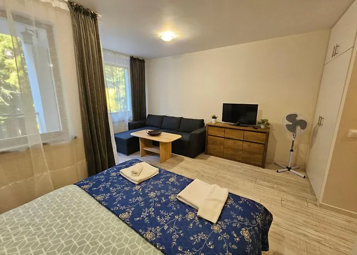 Gardens A12 * بوروفتس